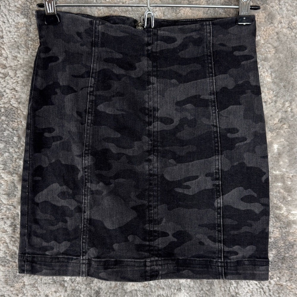 Free People Size 2 Camo A Line Mini Skirt Black Zip Casual